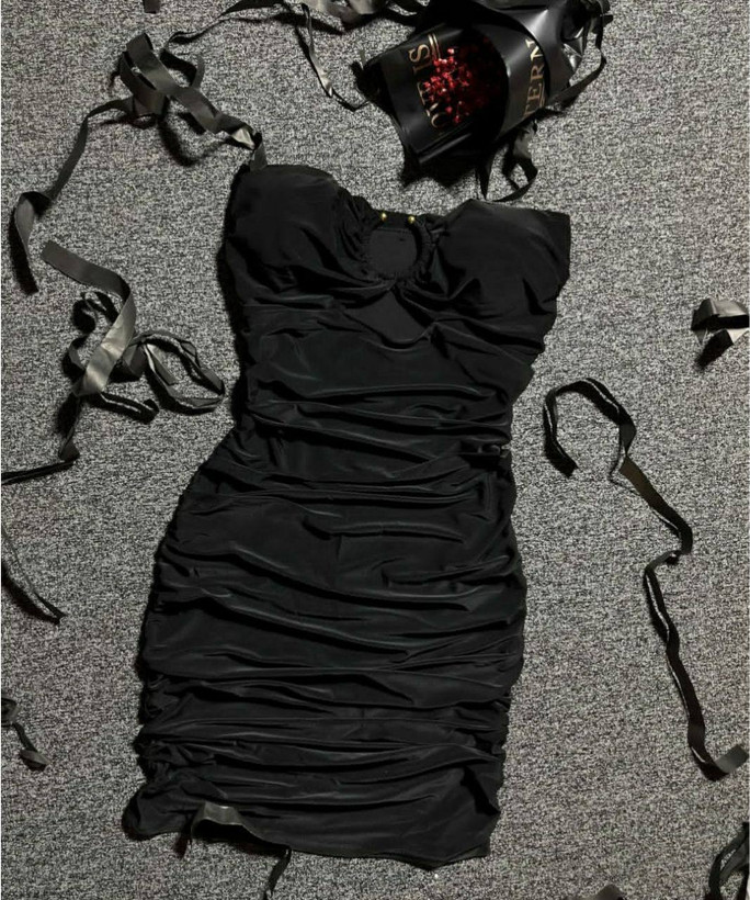 پیراهن زنانه دکلته بقل چین